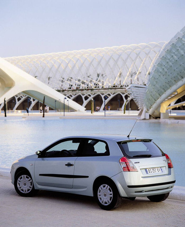 Owiewki przód FIAT STILO                         3d  2001-2010r.